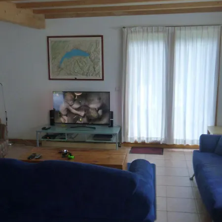 Spacious Near The Area Chalet