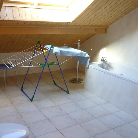 Chalet Spacious Near The Area