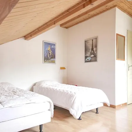Spacious Near The Area Chalet *