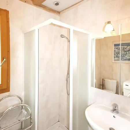 Spacious Near The Area Chalet